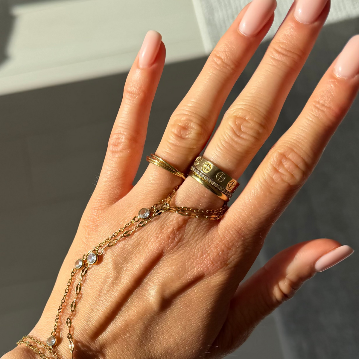 Evry Jewels Starlight Hand Chain