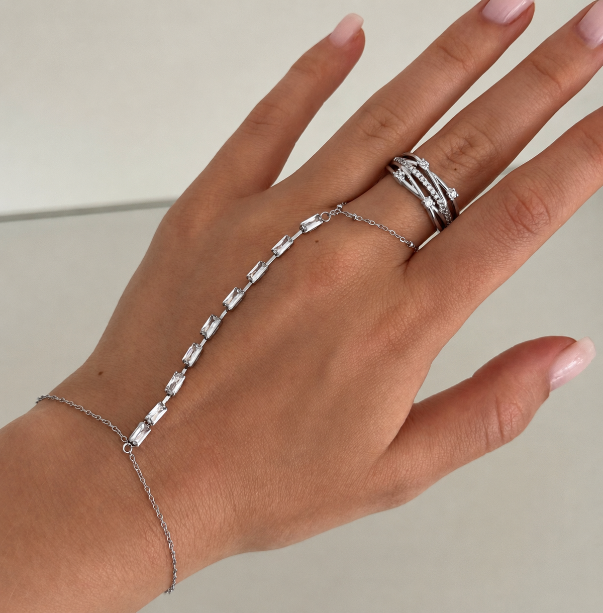Evry Jewels The Slide On Hand Chain Collection