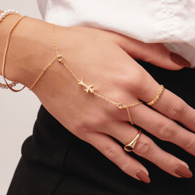 Evry Jewels Double Cross Me Hand Chain