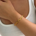 Evry Jewels Ripple Glow Bangle
