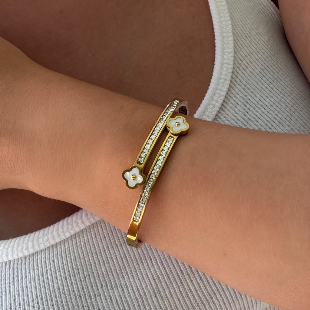 Evry Jewels Lucky Row Bangle