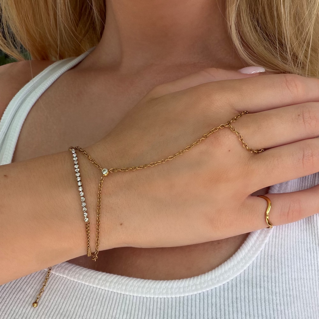 Evry Jewels Dahlia Hand Chain