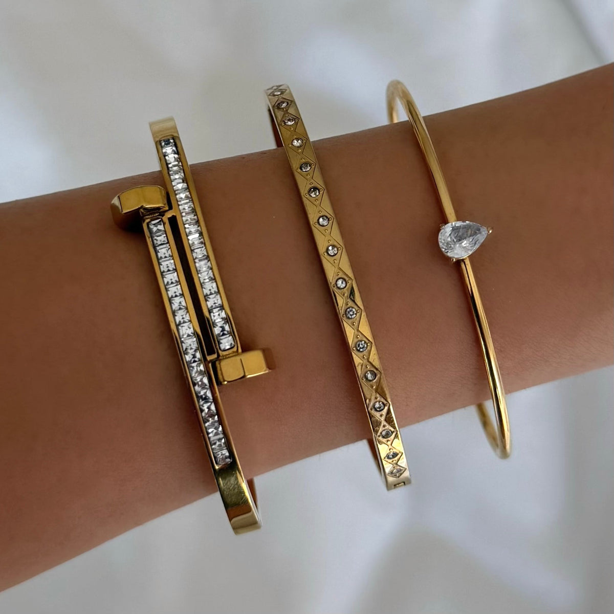 Evry Jewels Radiant Row Bangle