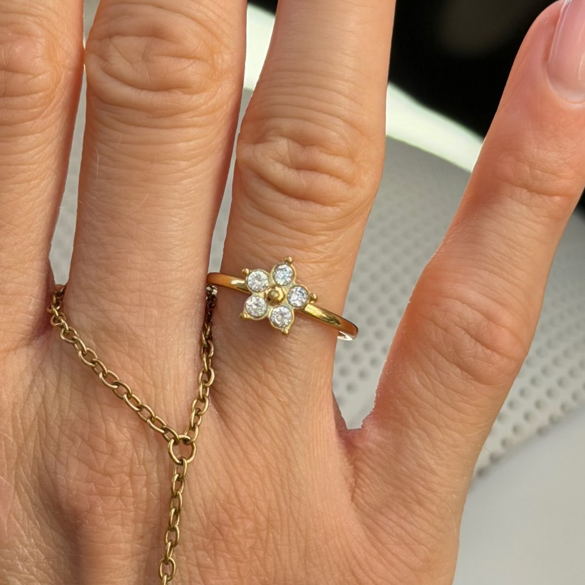 Evry Jewels Daisy Kiss Ring