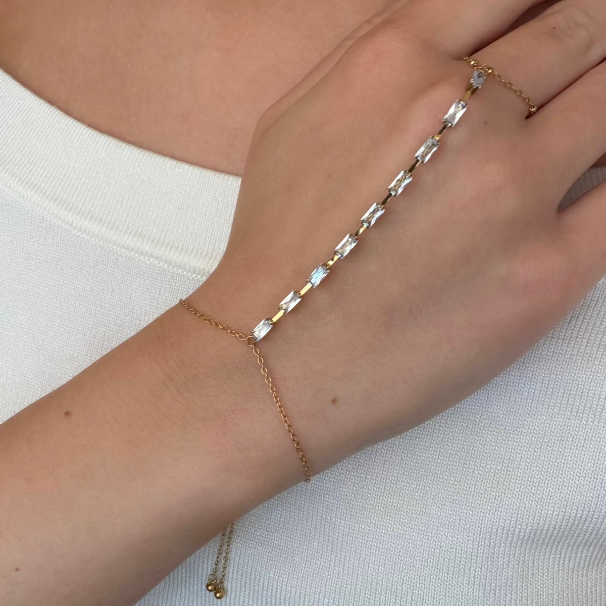 Evry Jewels Soft Control Hand Chain