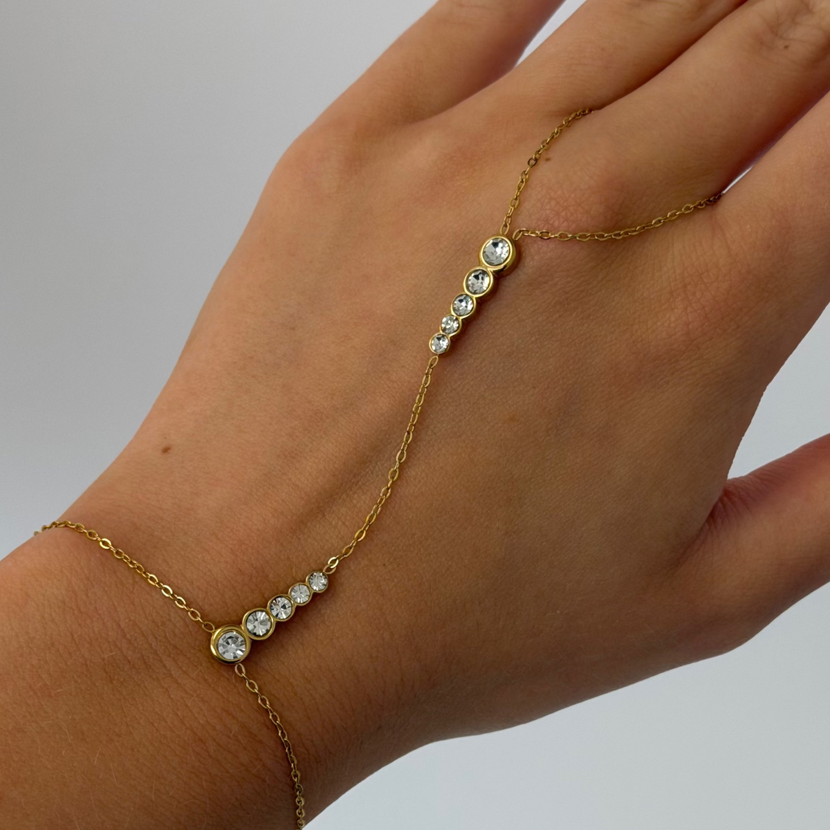 Evry Jewels She's So Pretty Hand Chain