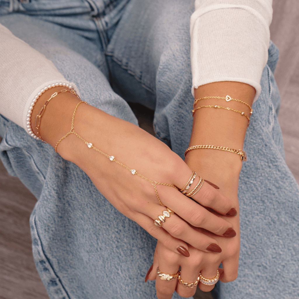 Evry Jewels Full of Love Hand Chain