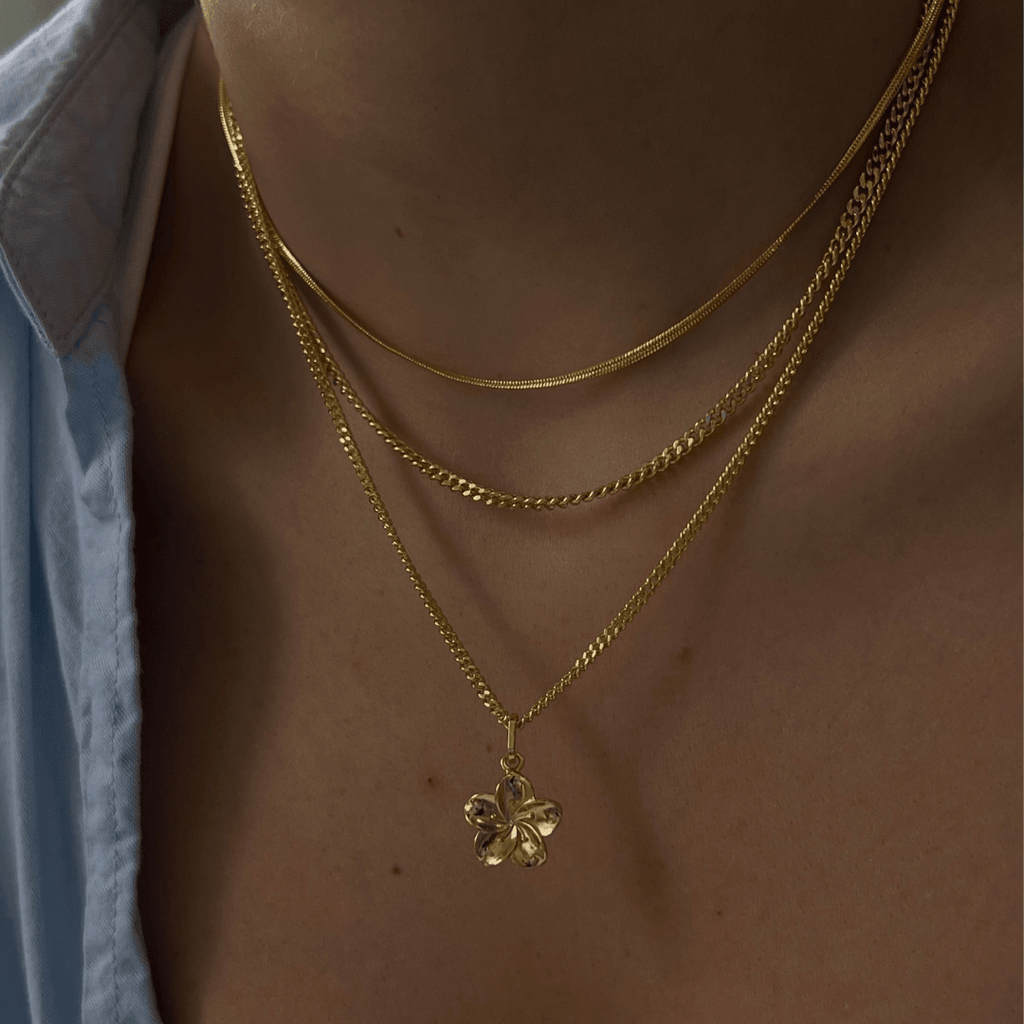 Evry Jewels Hibiscus Necklace