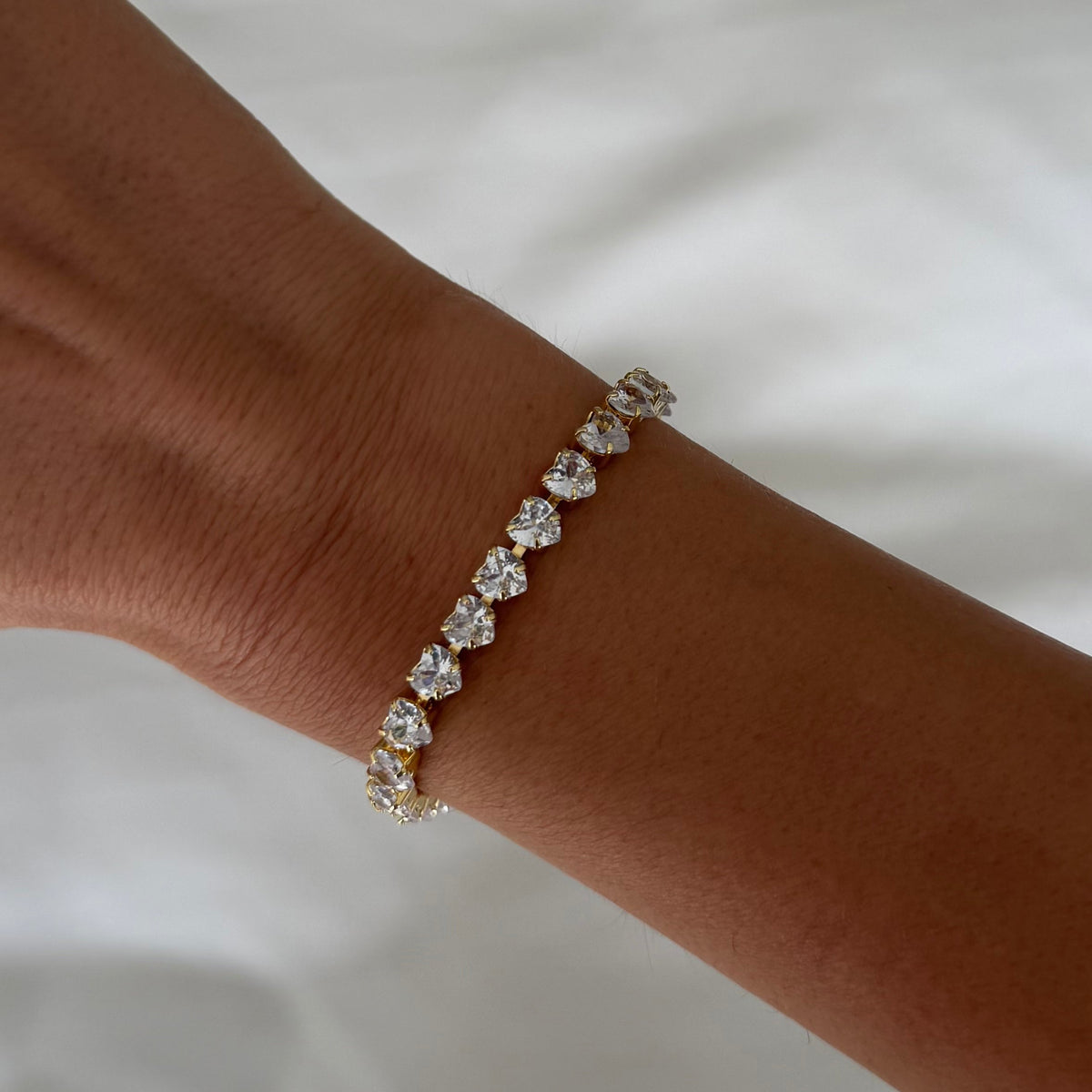 Evry Jewels Fergie Heart Tennis Bracelet