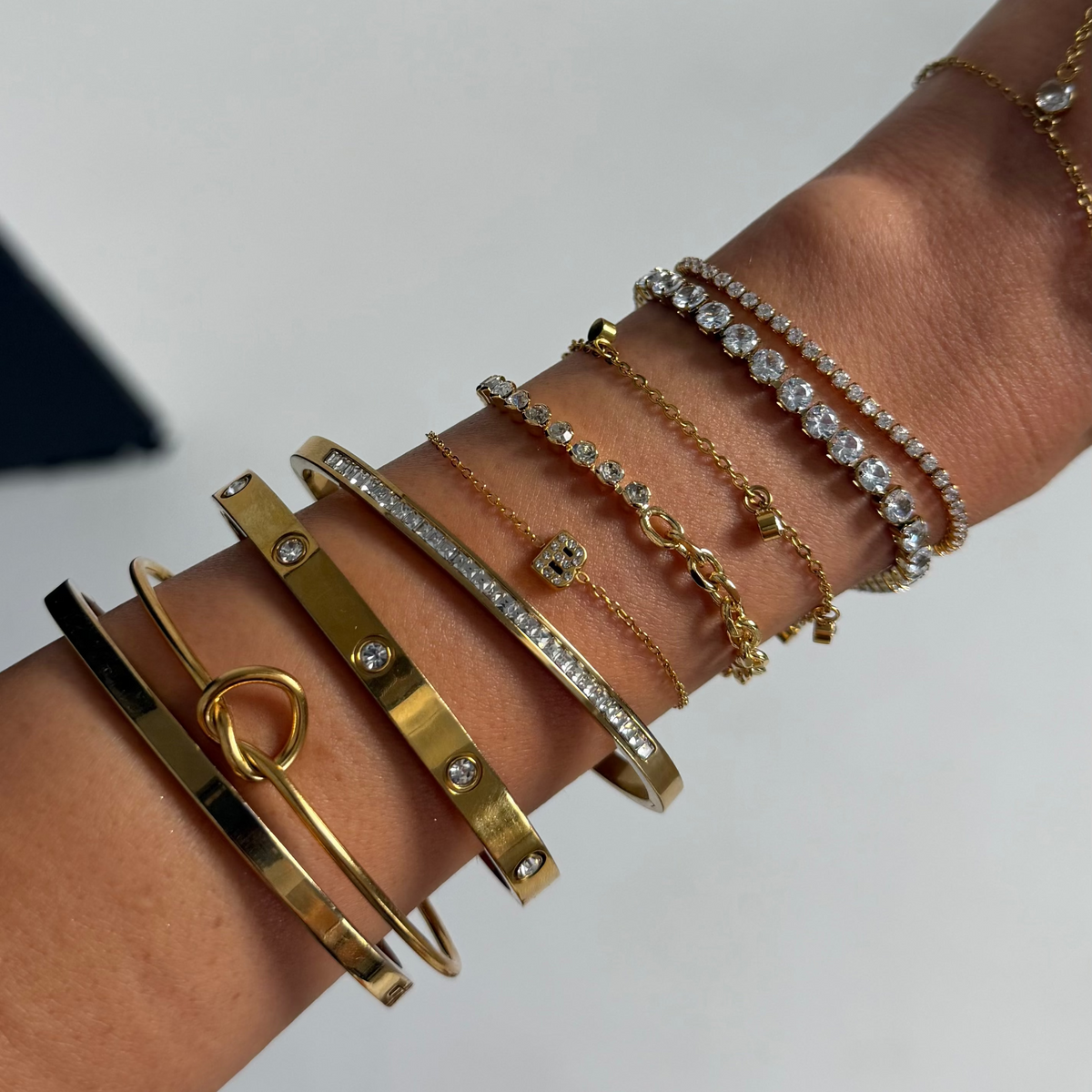 Evry Jewels Daily Bangle