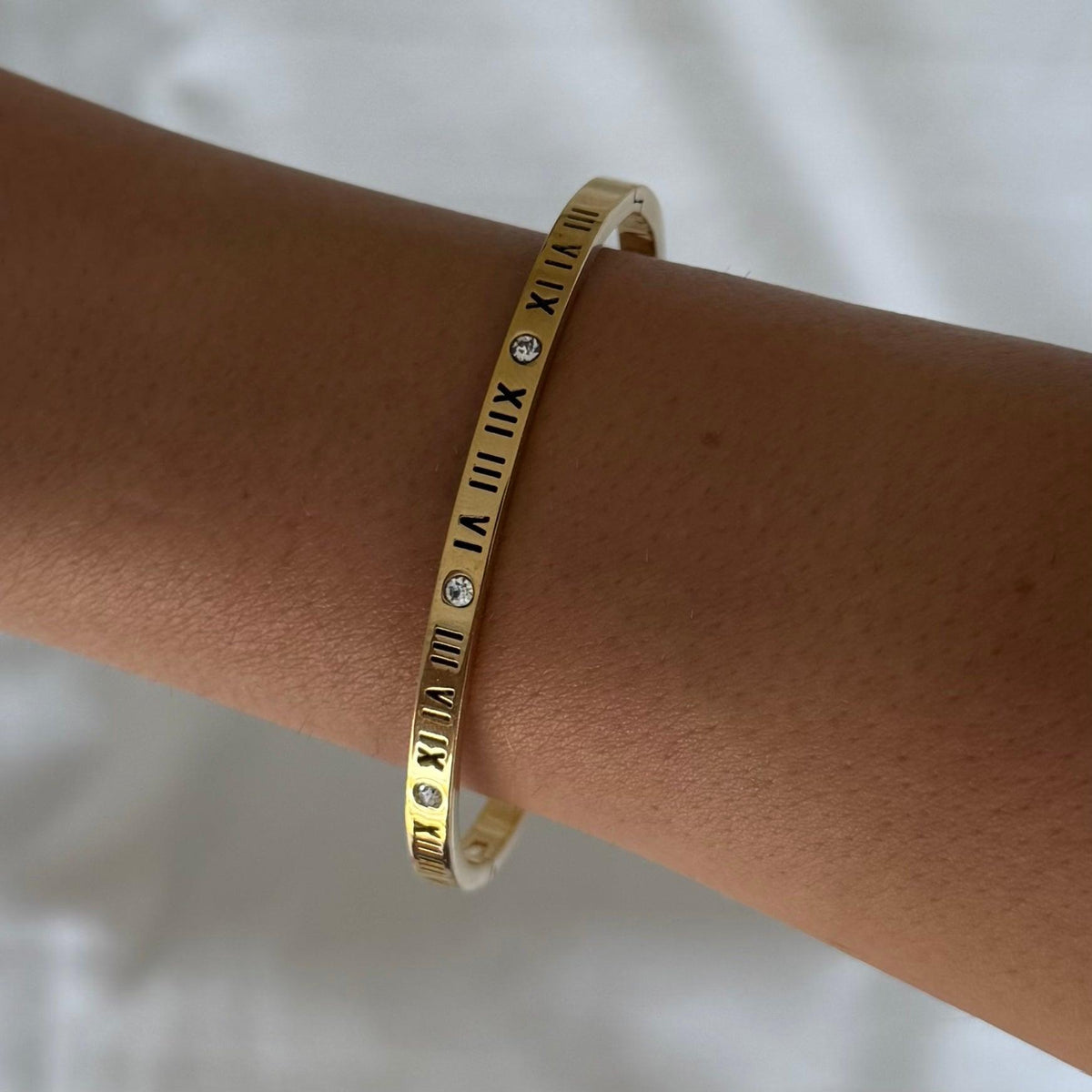 Evry Jewels Roman Darling Bangle