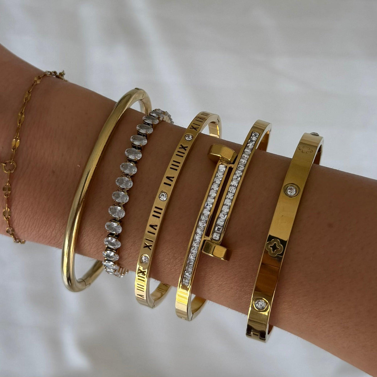 Evry Jewels Roman Darling Bangle