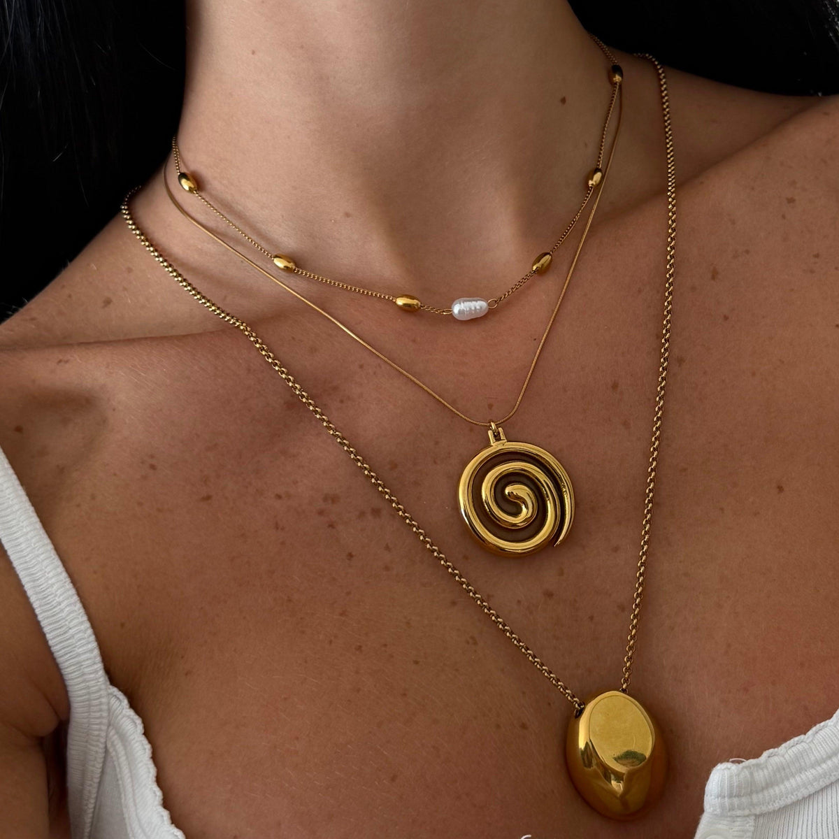 Evry Jewels Swirl Girl Necklace