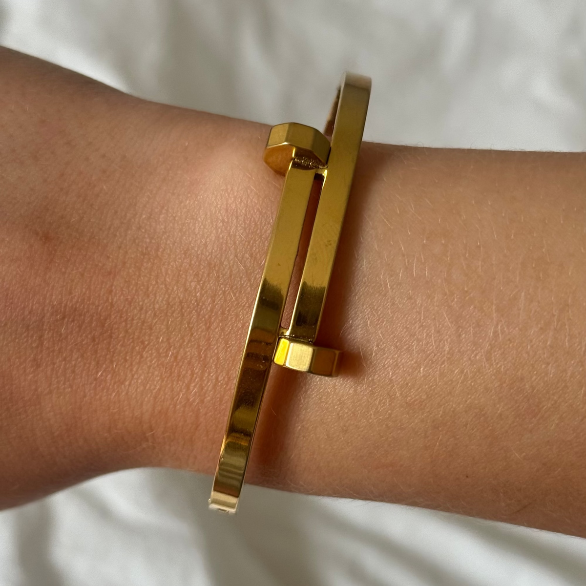 Evry Jewels Radiant Row Bangle