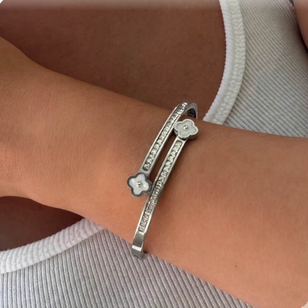 Evry Jewels Lucky Row Bangle