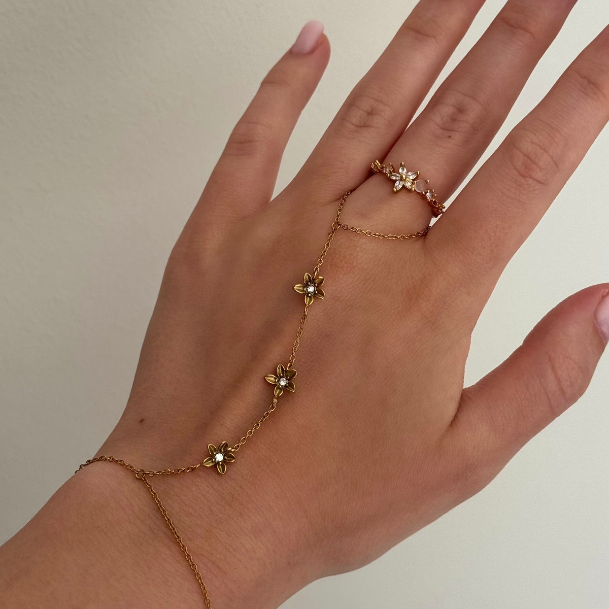 Evry Jewels Summer Babe Hand Chain