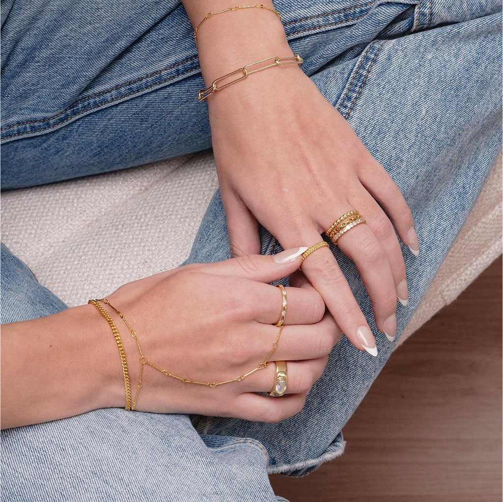 Evry Jewels Bar Hand Chain