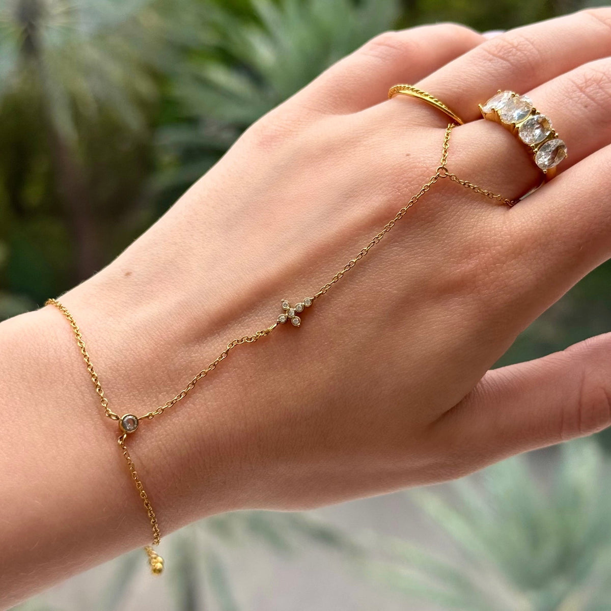 Evry Jewels Sunday Angel Hand Chain