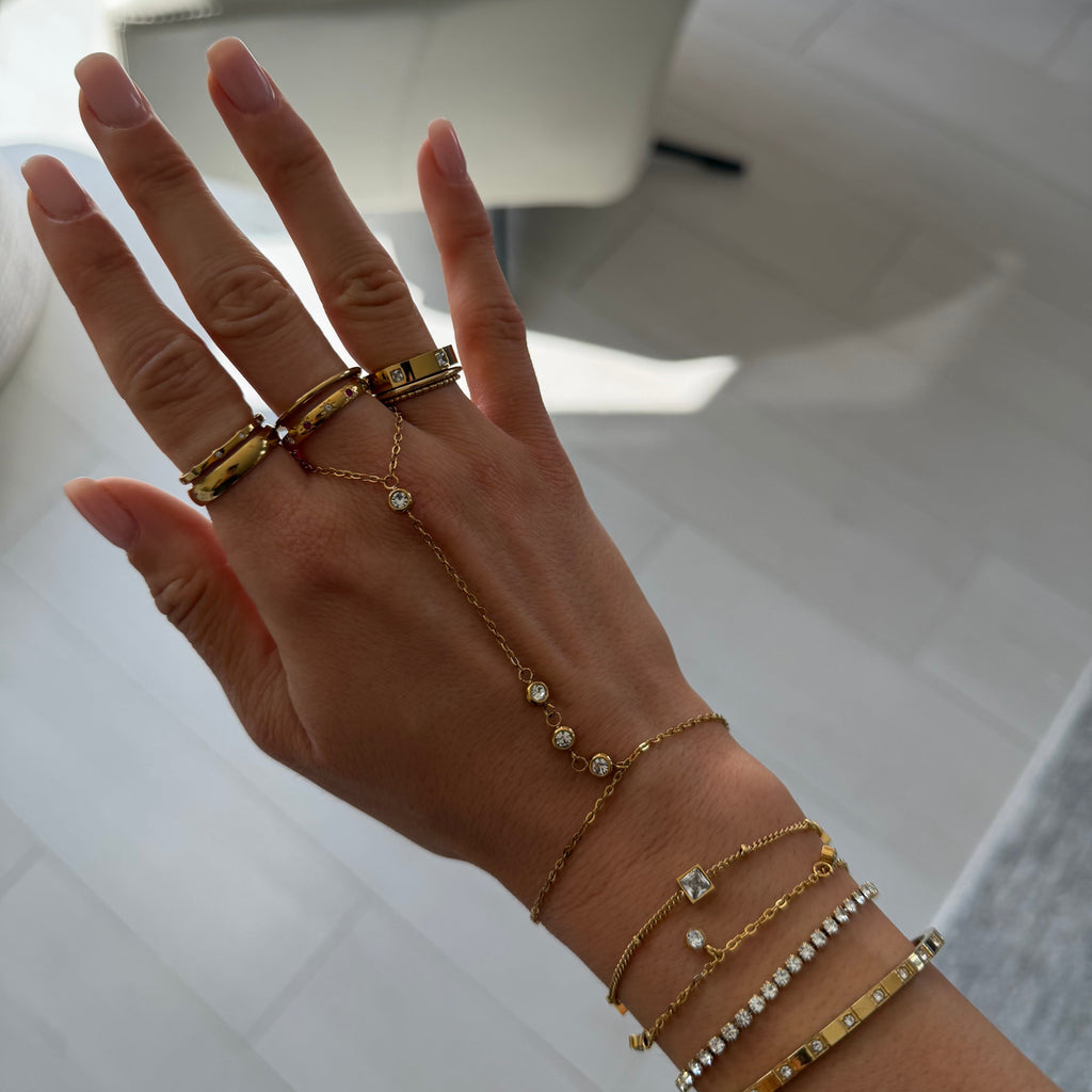 Evry Jewels Grace Hand Chain