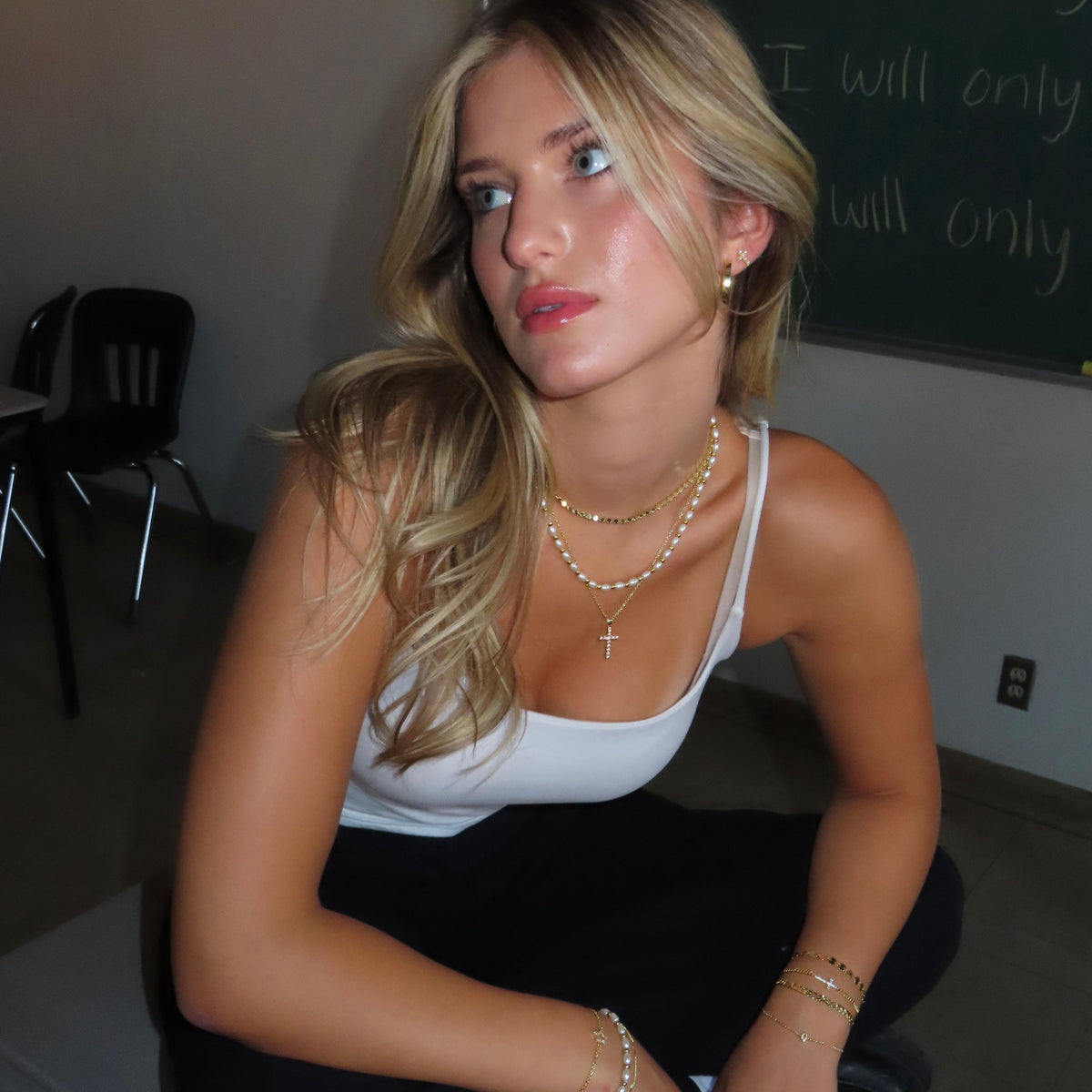 Evry Jewels Island Girl Necklace