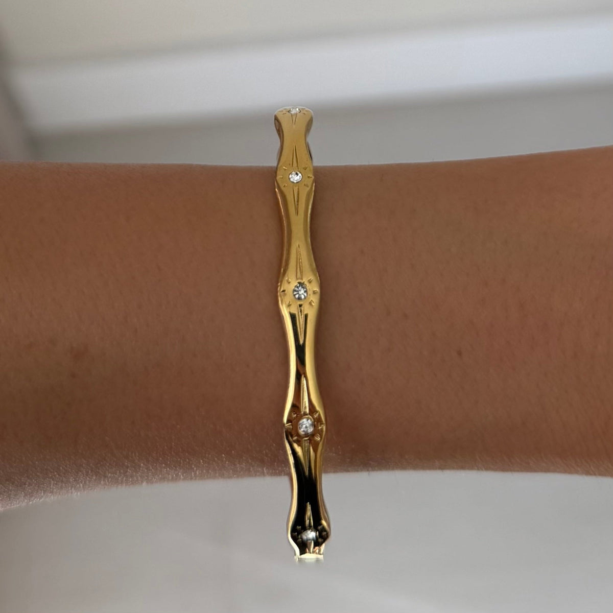 Evry Jewels Milkyway Bangle